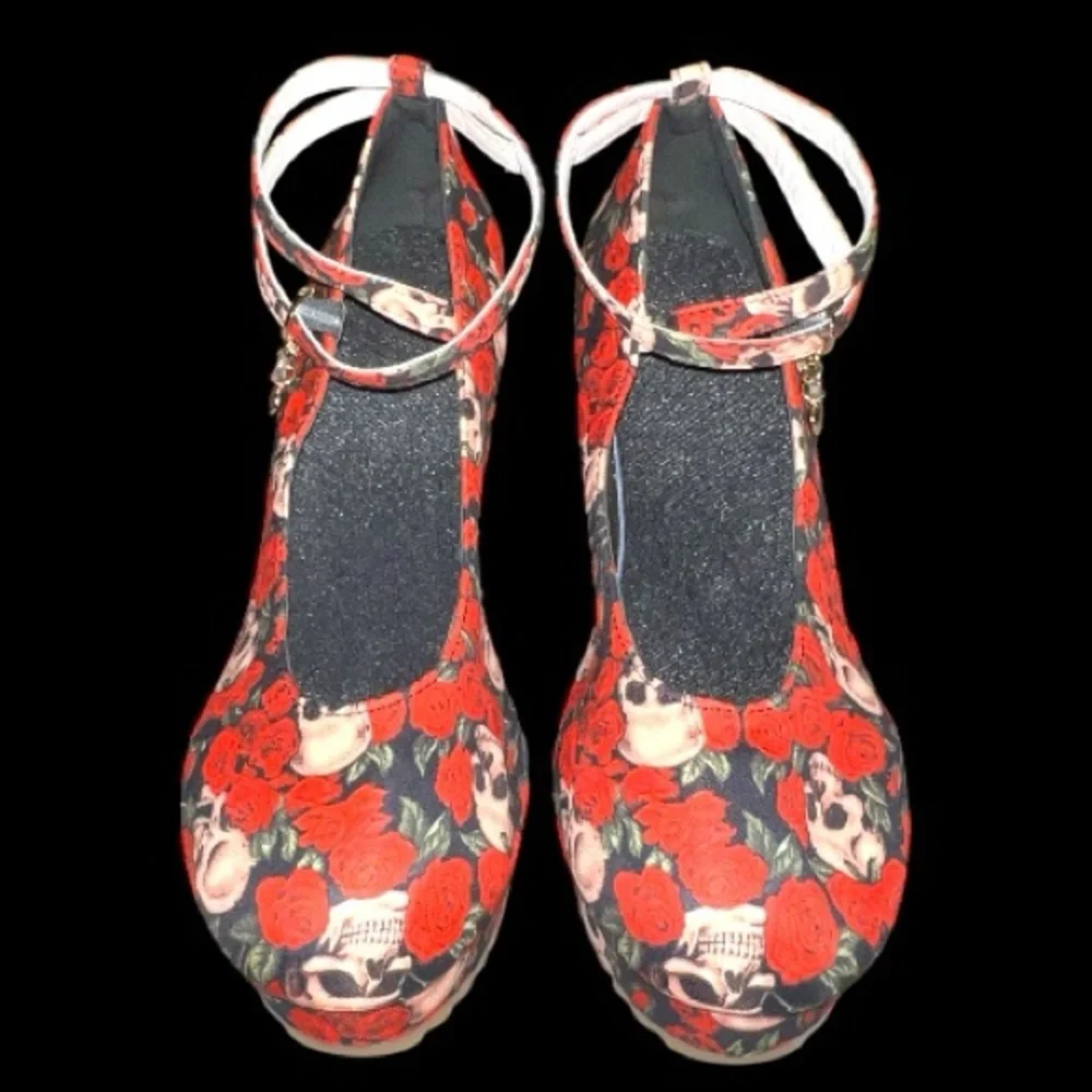 Goth style skull design red Floral Wedge Heels